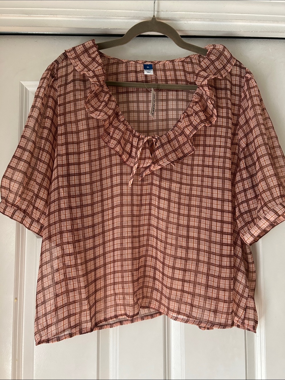 Old Navy Ruffle Top - Picture 1 of 2